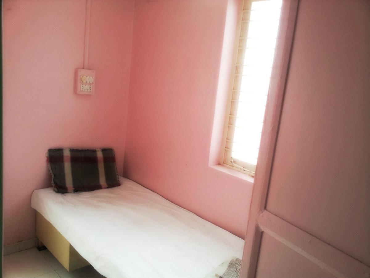 ناسيك Shree Balaji Guest House الغرفة الصورة